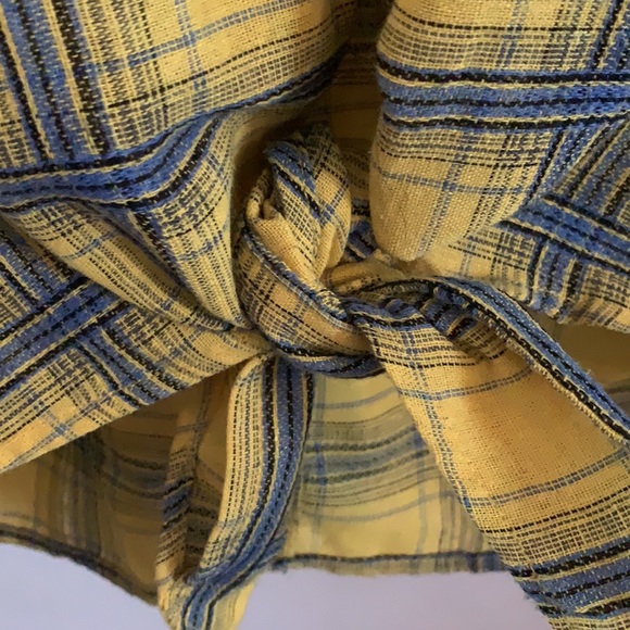 2/$20🍁 Cute Yellow Cotton Summer Blouse - Picture 4 of 10